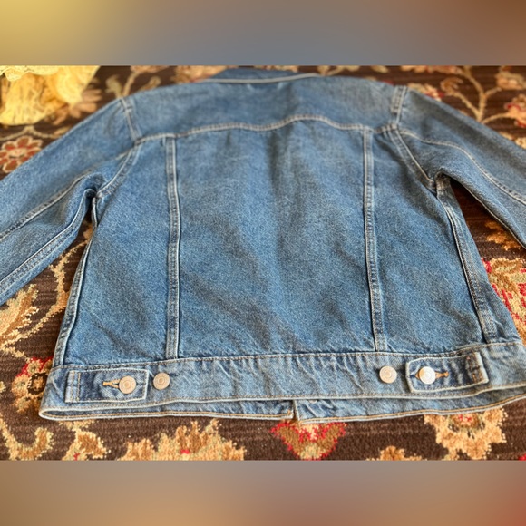 Vintage Levi’s Blue Jean Denim Trucker Jacket w/silver buttons • size Small - Picture 15 of 16